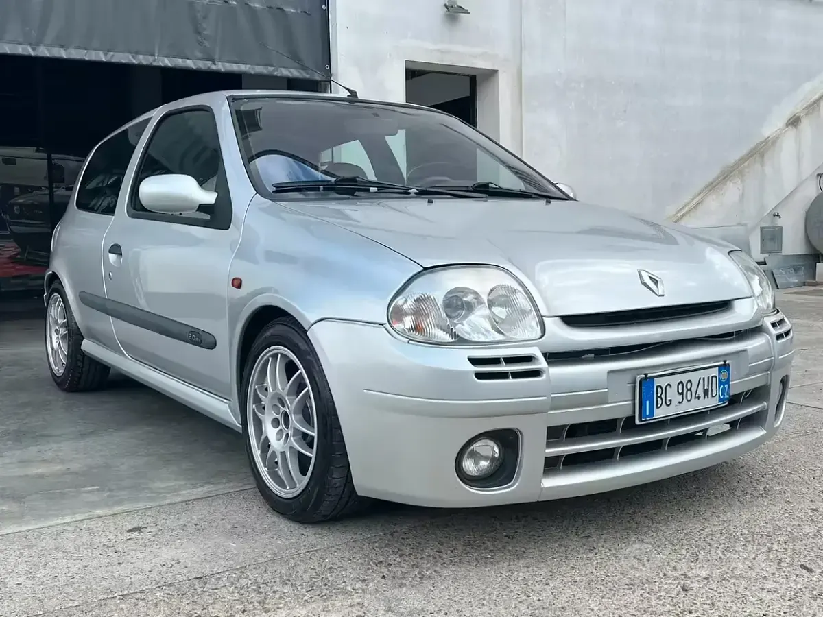Usata Renault Clio II 169 CV (124 kW) 2000 Berlina