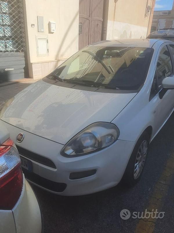 Usata Fiat Grande Punto 75 CV (55 kW) 2015 Bianco Utilitaria