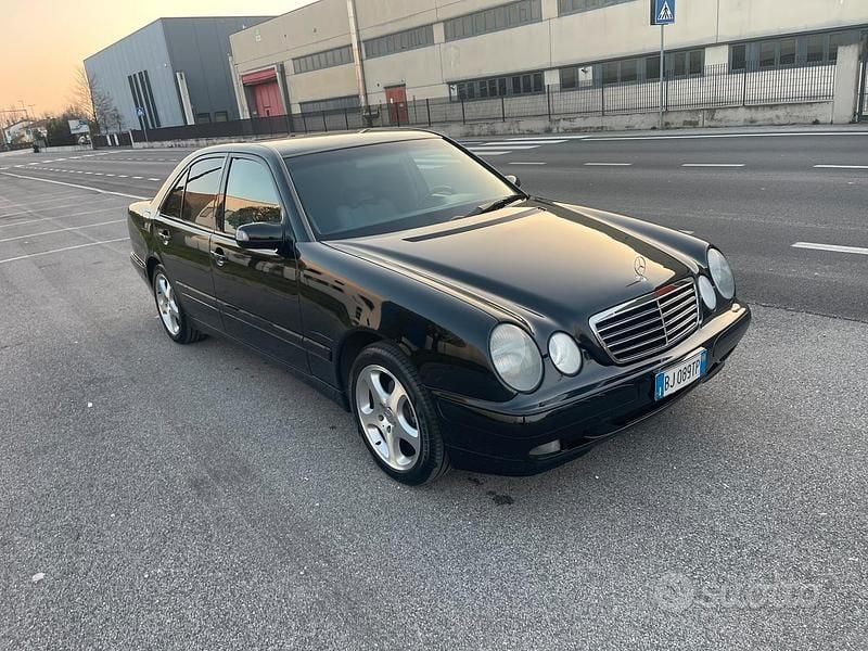 Usata Mercedes E220 2000 Nero Berlina