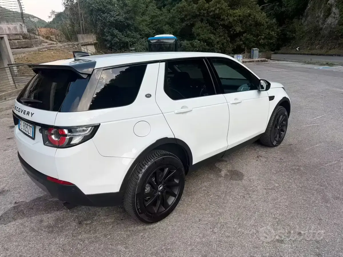 Usata Land Rover Discovery 5 150 CV (110 kW) 2017 Bianco SUV