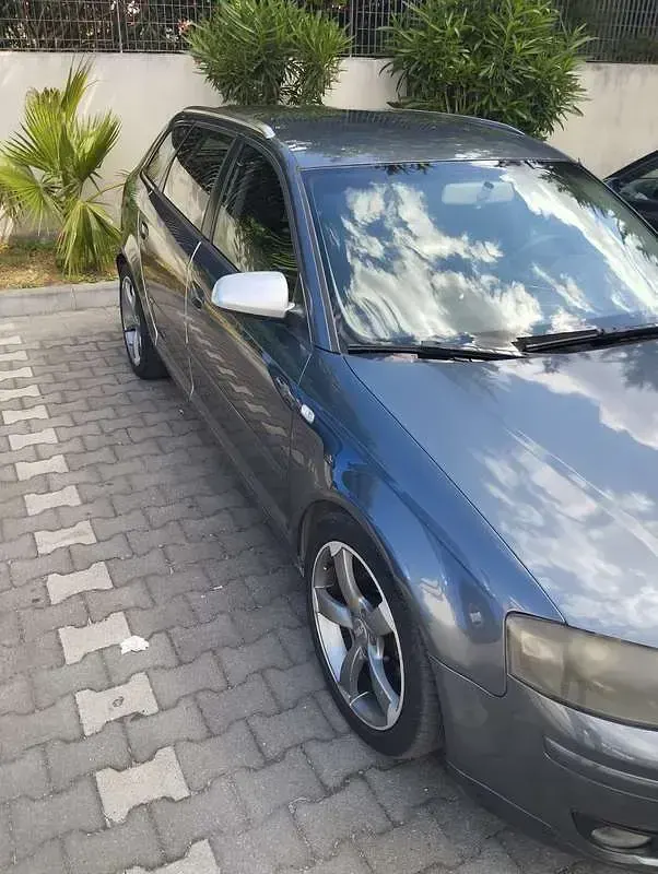 Usata Audi A3 Ambiente 140 CV (102 kW) 2005 Grigio Utilitaria
