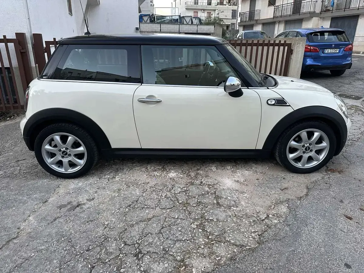 Usata Mini Cooper D Pepper 109 CV (80 kW) 2010 Other Utilitaria
