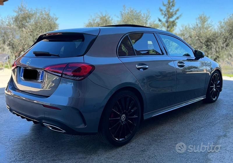 Usata Mercedes A180 Premium 116 CV (85 kW) 2019 Grigio Berlina