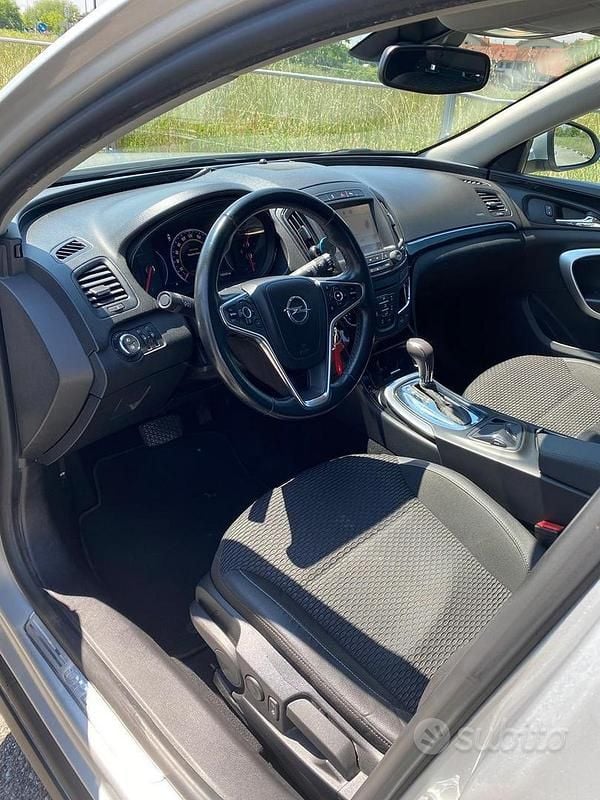Grigio Usata 2015 Opel Insignia Station wagon | 5500 € (Ottimo prezzo) - Immagine 1/4