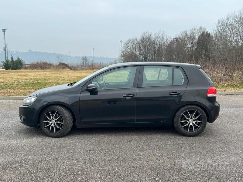 Nero Usata 2010 VW Golf VI Due volumi | 8000 € (Molto cara) - Immagine 1/4