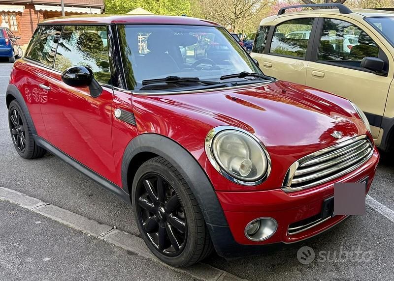 Begagnad Mini ONE 95 HK (69 kW) 2009 Röd Halvkombi