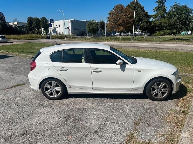 Usata BMW 118 Efficient Dynamics 2008 Bianco Utilitaria