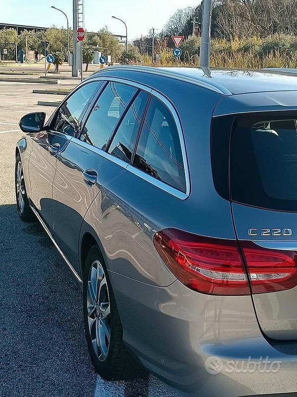 Grigio Usata 2016 Mercedes C220 Tre volumi | 11.980 € (Super prezzo) - Immagine 1/4