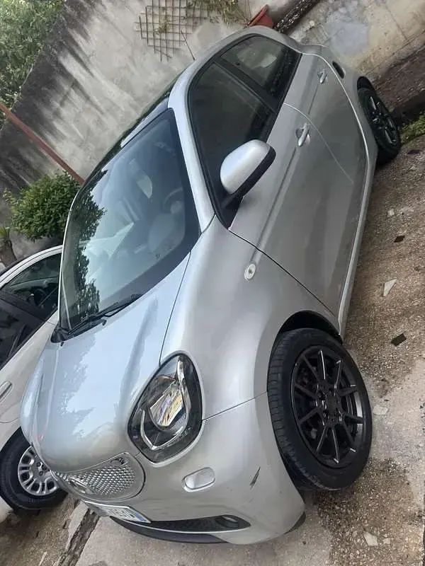 Usata Smart ForFour Passion 75 CV (55 kW) 2017 Utilitaria