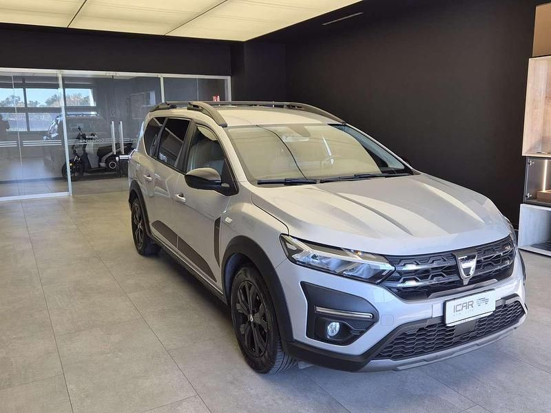 Usata Dacia Jogger Extreme 101 CV (74 kW) 2022 Argento Monovolume