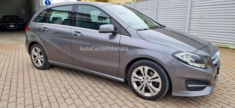 Usata Mercedes B200 136 CV (100 kW) 2016 Grigio Monovolume