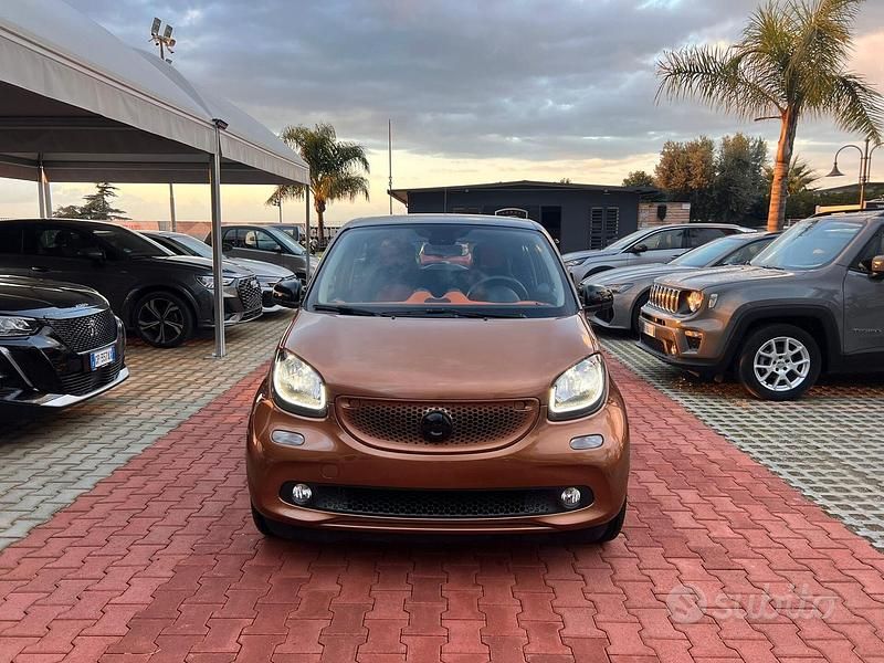 Usata Smart ForFour Passion 71 CV (52 kW) 2017 Marrone Utilitaria