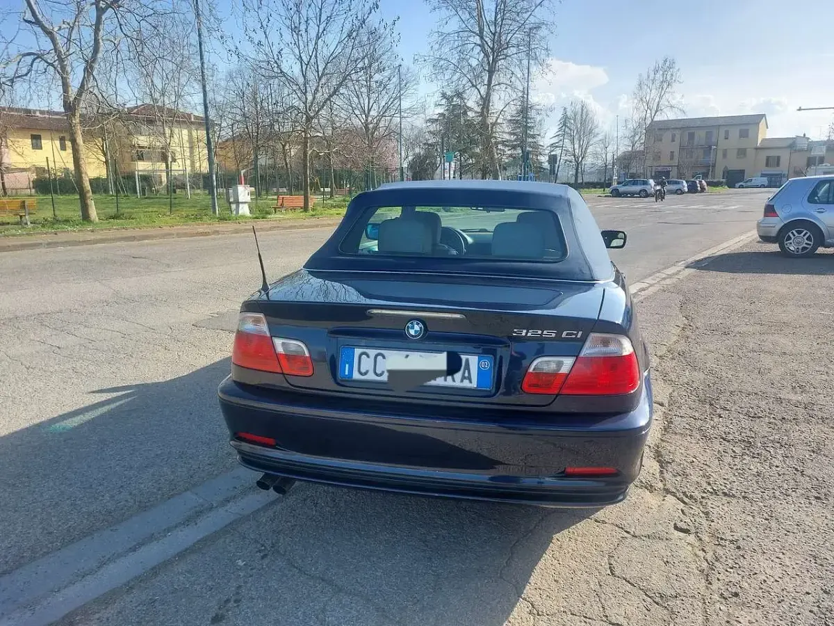 Usata BMW 325 Cabriolet 192 CV (141 kW) 2002 Blu/azzurro Cabrio