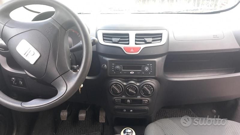 Usata DR Zero 69 CV (50 kW) 2018 Grigio Utilitaria