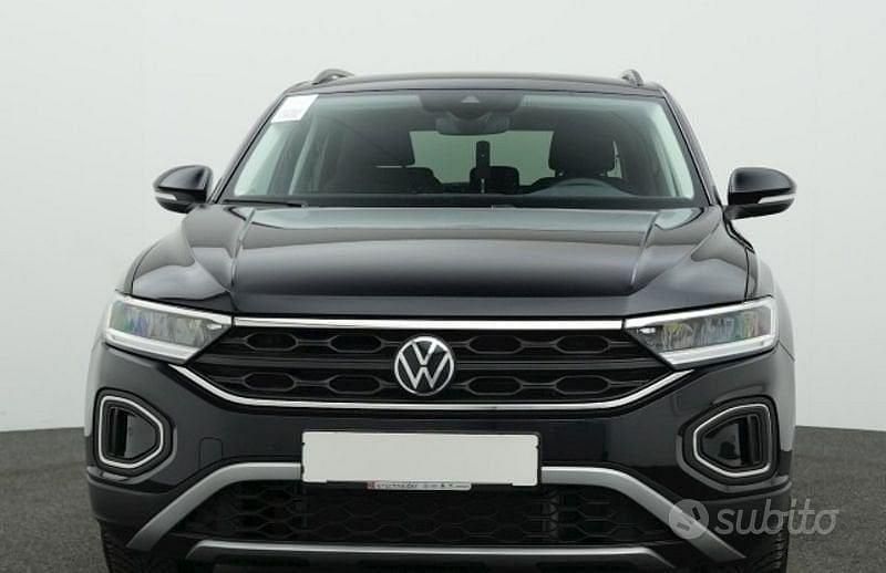 Usata VW T-Roc Life 116 CV (85 kW) 2024 Nero SUV