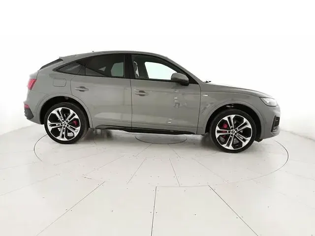 Usata Audi Q5 Sportback S-line plus 204 CV (150 kW) 2022 Grigio quantum SUV