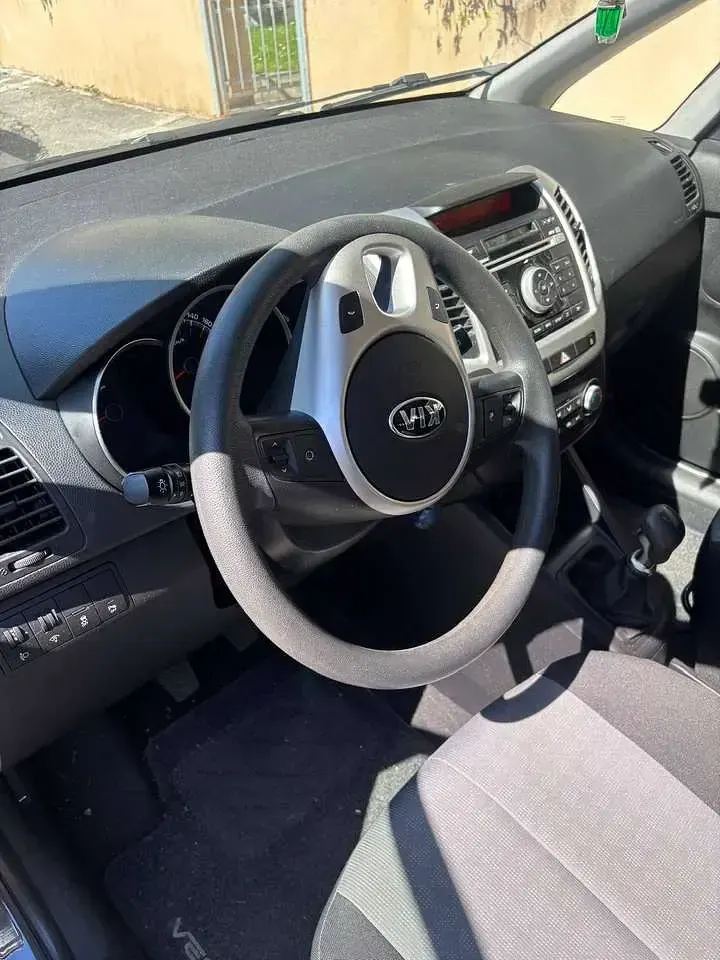 Usata Kia Venga Active 90 CV (66 kW) 2016 Grigio Utilitaria