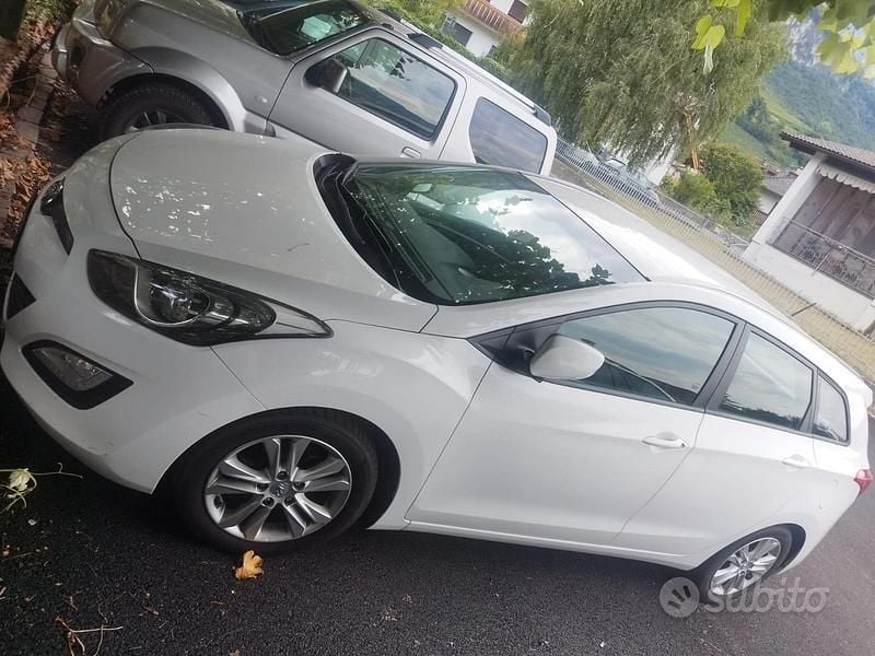 Bianco Usata 2014 Hyundai i30 Due volumi | 4800 € (Buon prezzo) - Immagine 1/4