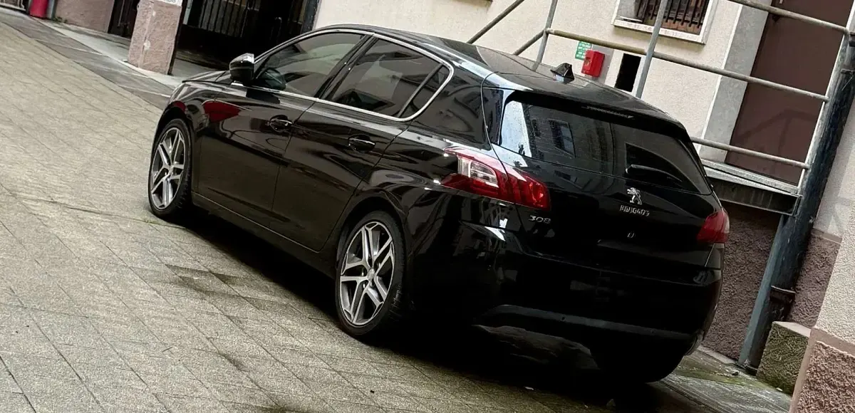 Usata Peugeot 308 Allure 116 CV (85 kW) 2014 Berlina