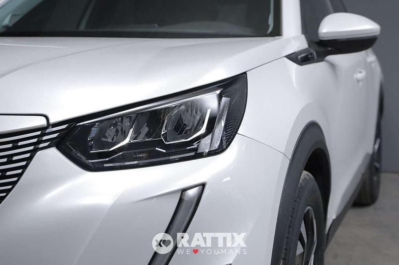 Usata Peugeot e-2008 Allure 56 kW (77 CV) 2021 Bianco madreperla SUV