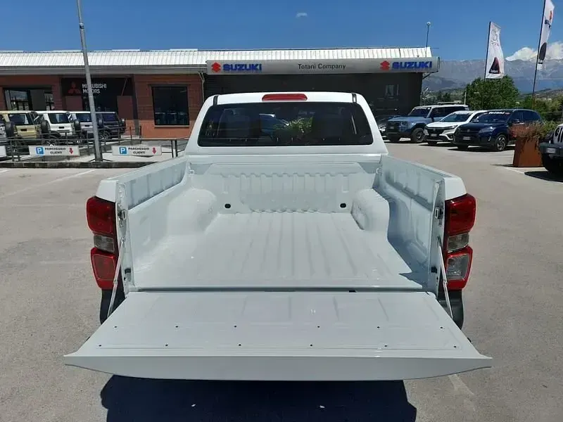 Nuova Isuzu D-Max 163 CV (119 kW) 2026 Bianco Pick-up