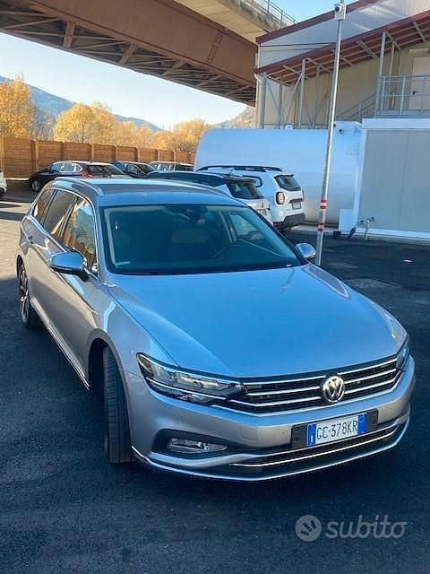 Usata VW Passat Executive 190 CV (139 kW) 2020 Grigio Station wagon