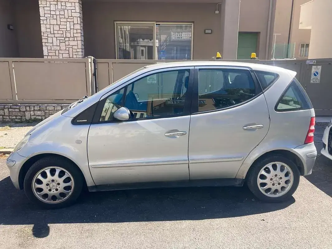 Usata Mercedes A160 102 CV (75 kW) 2003 Argento Monovolume