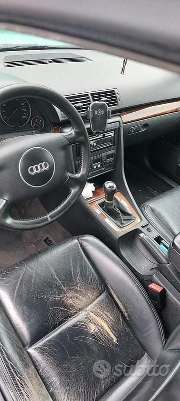Usata Audi A4 130 CV (95 kW) 2003 Grigio Station wagon