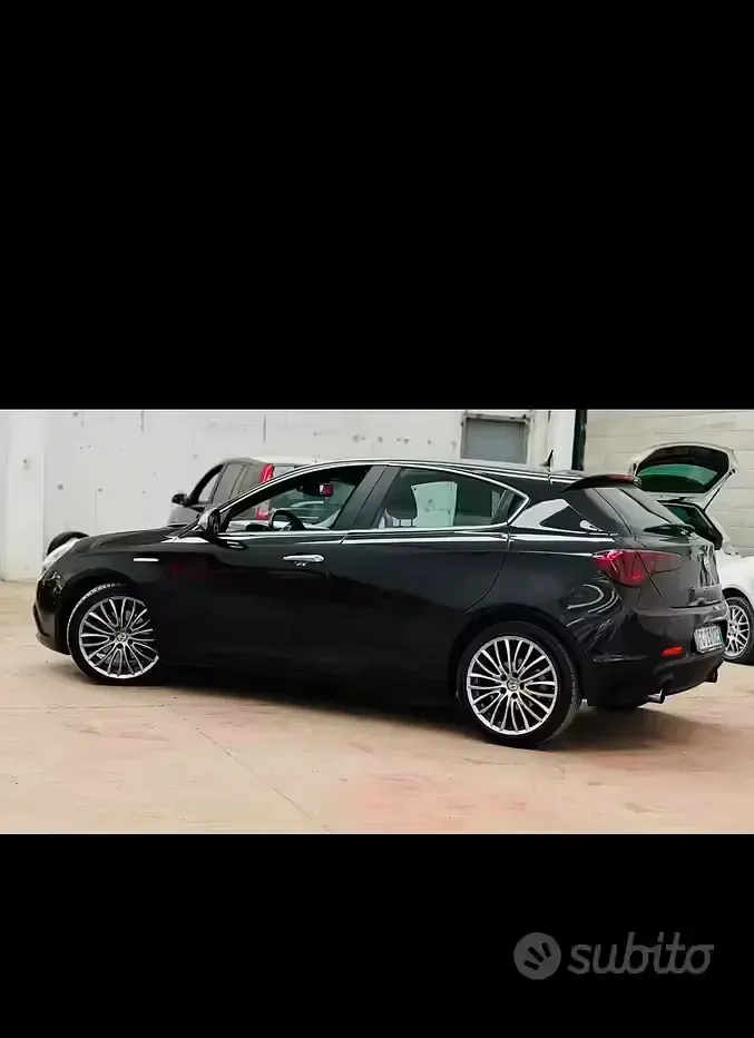 Usata Alfa Romeo Giulietta Distinctive 150 CV (110 kW) 2016 Nero Utilitaria