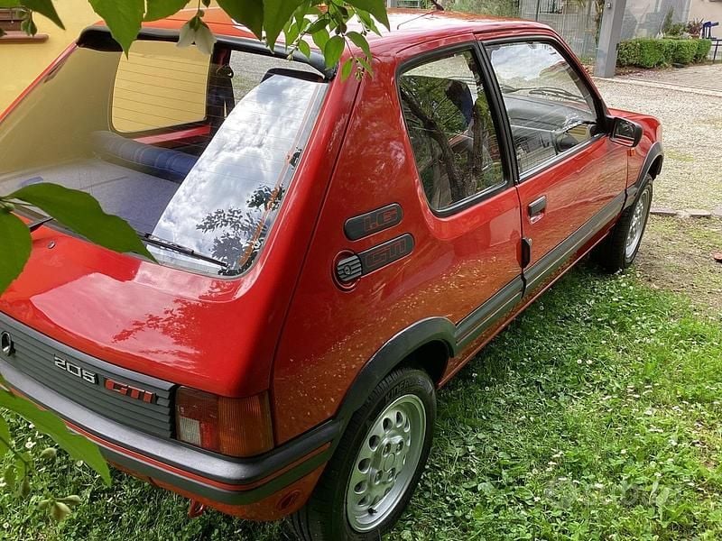Usata 1988 Peugeot 205 GTi | 5500 € - Immagine 1/4