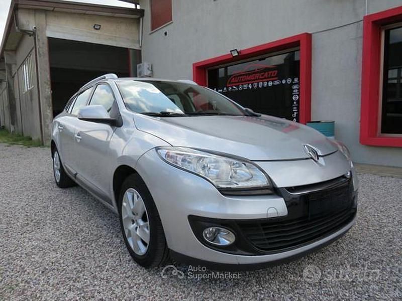 Usata Renault Mégane GrandTour 90 CV (66 kW) 2013 Grigio Station wagon