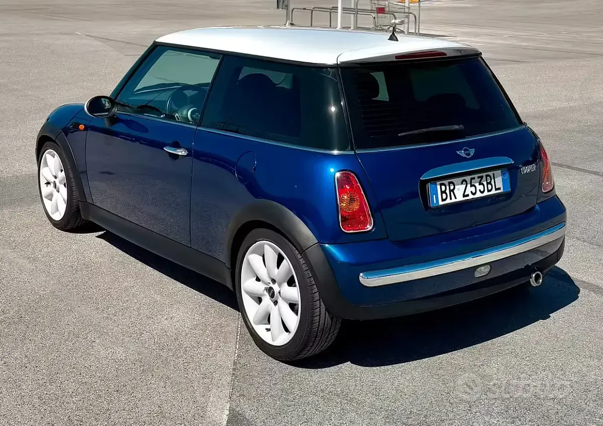 Usata Mini Cooper 116 CV (85 kW) 2002 Blu Utilitaria
