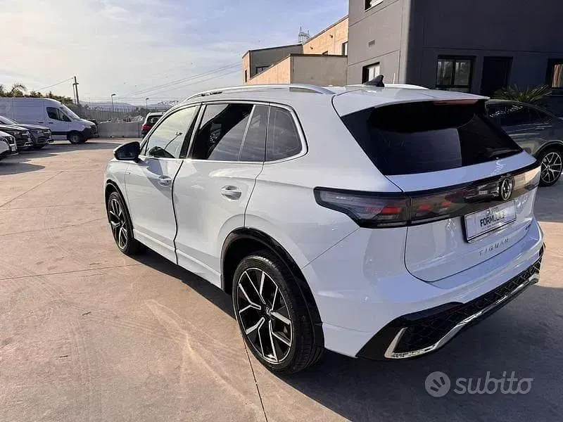 Usata VW Tiguan R-line 193 CV (141 kW) 2024 Bianco SUV