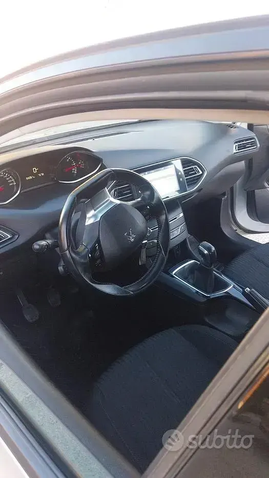 Usata Peugeot 308 99 CV (72 kW) 2016 Grigio Berlina