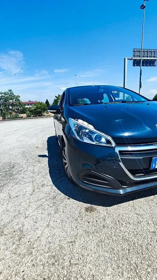 Usata Peugeot 208 68 CV (50 kW) 2016 Utilitaria