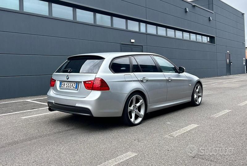 Usata BMW 318 143 CV (105 kW) 2011 Grigio Station wagon