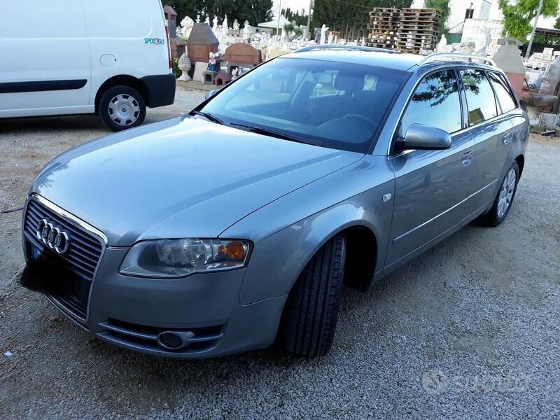 Grigio Usata 2004 Audi A4 Ambiente Station wagon | 2100 € (Buon prezzo) - Immagine 1/4