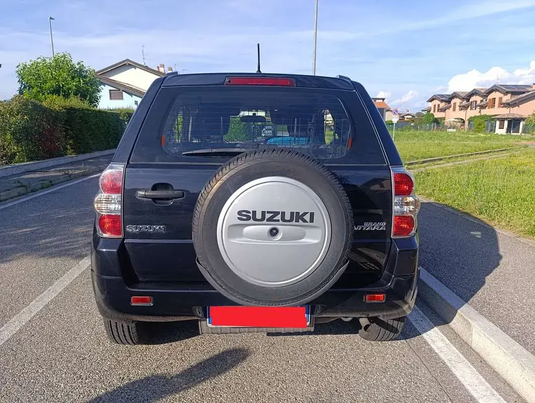 Usata Suzuki Grand Vitara 106 CV (77 kW) 2005 Nero SUV