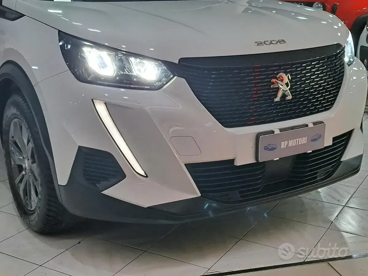 Używany Peugeot 2008 GT 110 KM (80 kW) 2022 Biały SUV