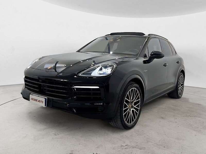Nero Usata 2022 Porsche Cayenne Platinum Edition SUV | 85.000 € (Buon prezzo) - Immagine 1/4