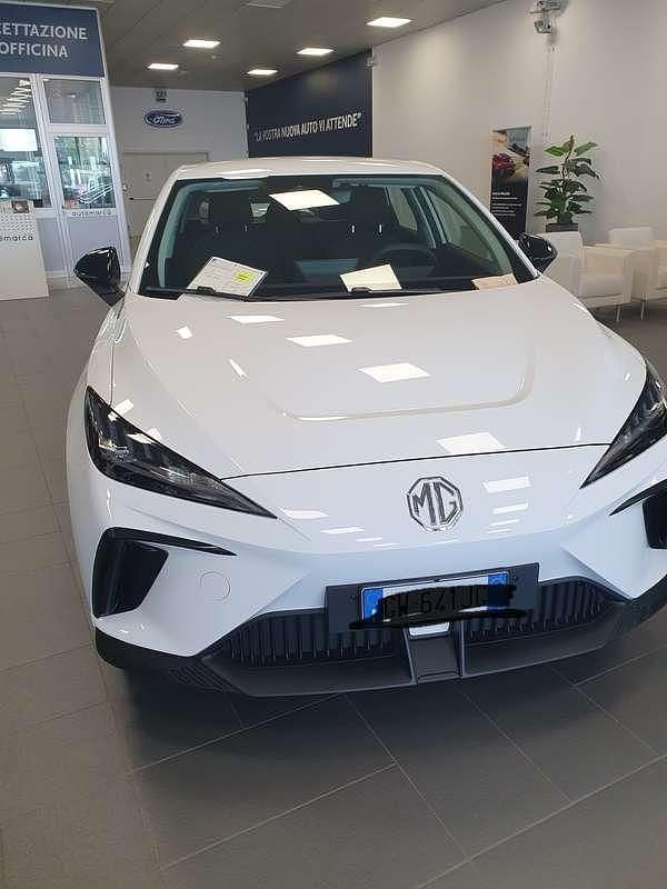 Usata MG MG4 EV 53 kW (73 CV) 2024 Bianco Utilitaria