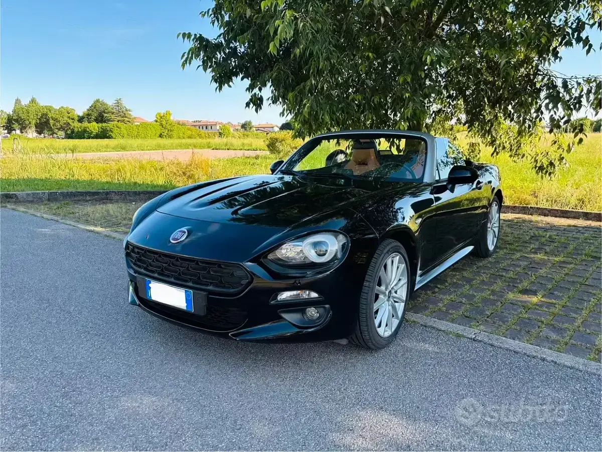 Usata Fiat 124 Spider Lusso 140 CV (102 kW) 2018 Nero Cabrio