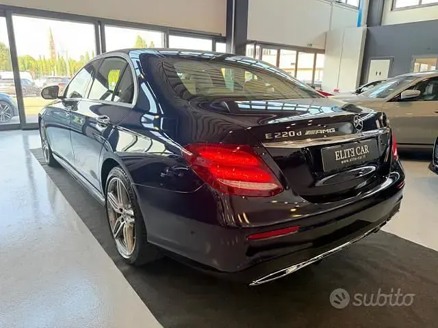 Usata Mercedes E220 Premium Plus 194 CV (142 kW) 2017 Blu Berlina