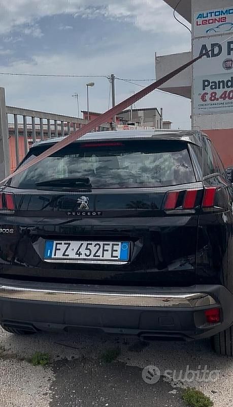 Usata Peugeot 3008 130 CV (95 kW) 2019 Nero SUV