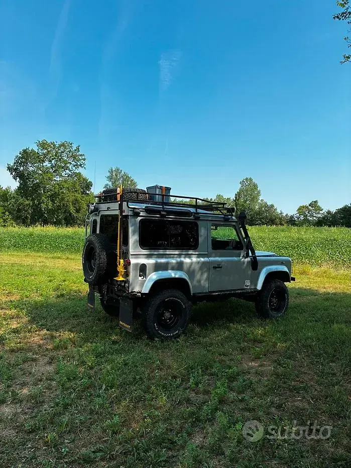 Usata Land Rover Defender 122 CV (89 kW) 2005 Grigio SUV