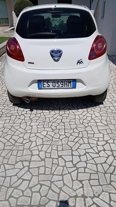 Usata Ford Ka 75 CV (55 kW) 2013 Bianco Utilitaria