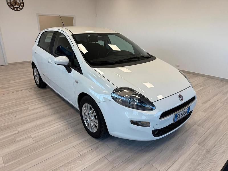 Usata Fiat Punto Lounge 85 CV (62 kW) 2013 Bianco Berlina
