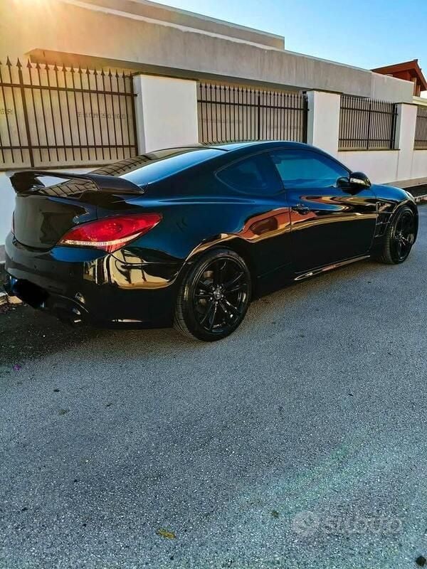 Nero Usata 2014 Hyundai Genesis Coupé | 17.500 € - Immagine 1/4