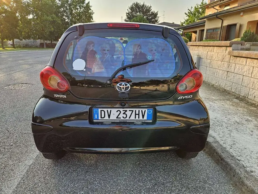 Usata Toyota Aygo Sol 68 CV (50 kW) 2009 Nero Utilitaria