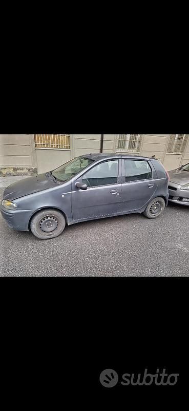 Grigio Usata 2002 Fiat Punto Due volumi | 500 € (Ottimo prezzo) - Immagine 1/4